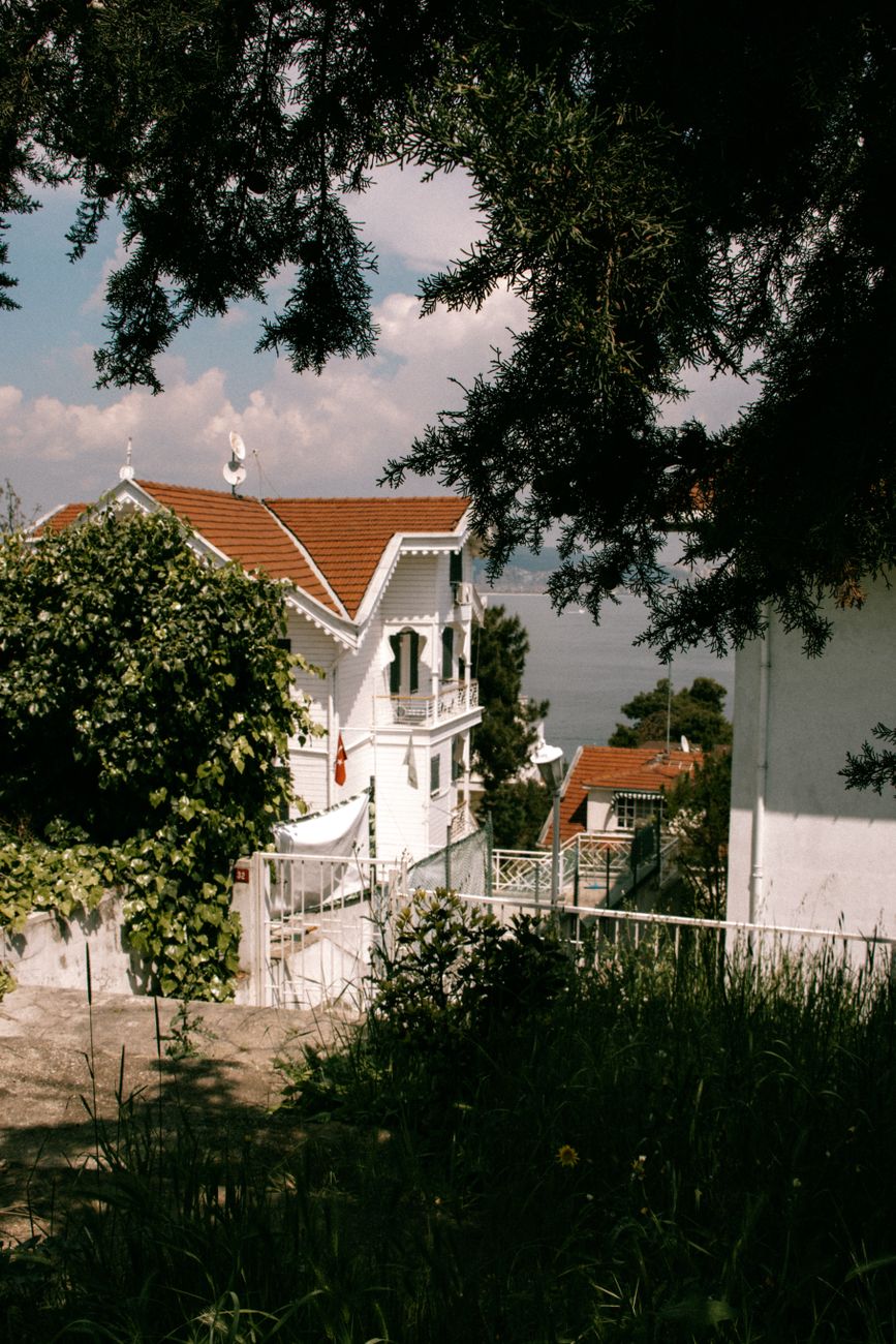 Monastir Tepesi summit and Hristos Monastery ruins on Kinaliada